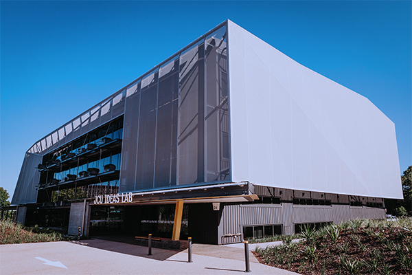 Facade-JQU-Ideas-Lab-Facade JCU Ideas Lab in Cairns